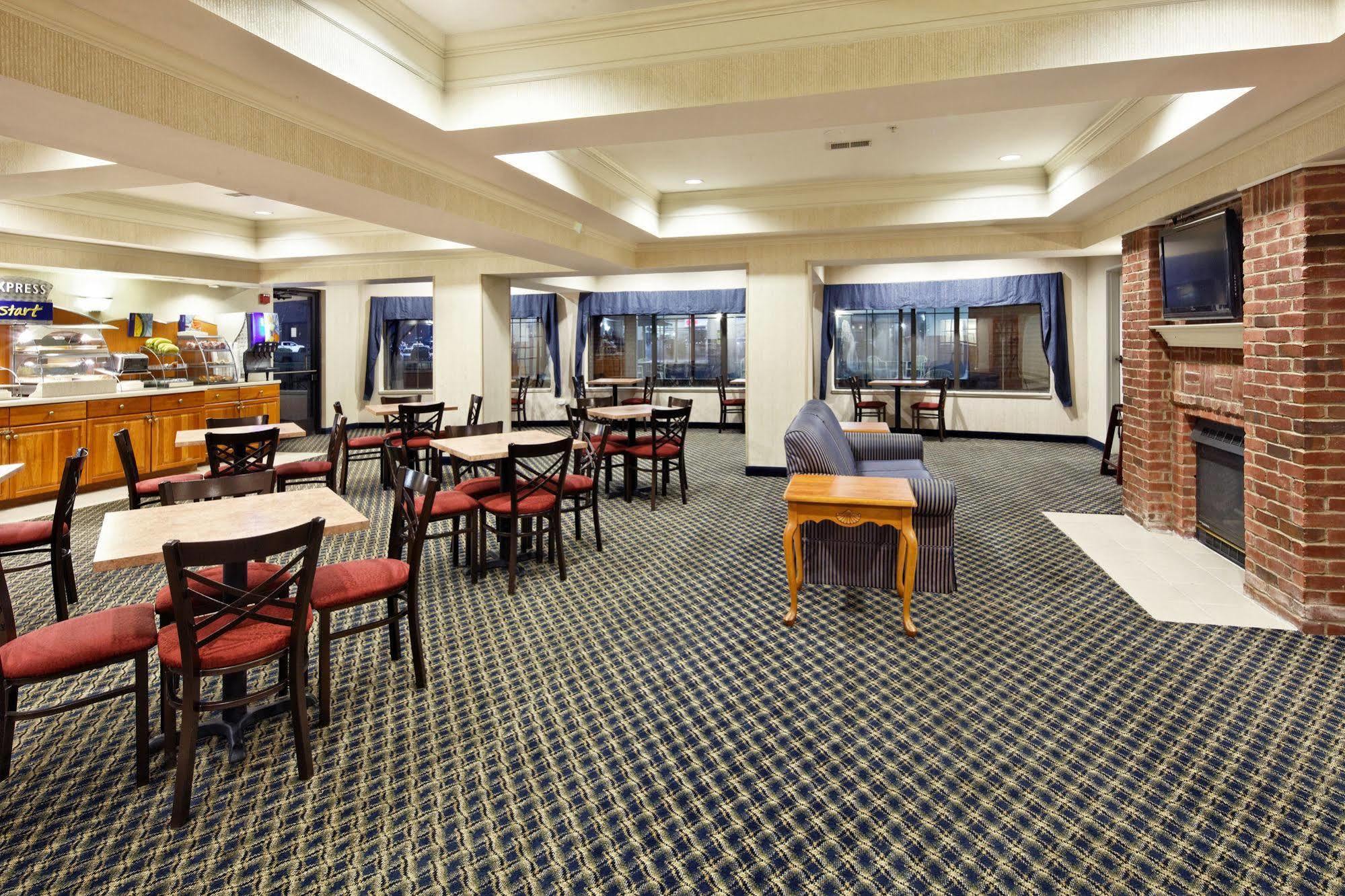 Holiday Inn Express Hotel & Suites Λάνκαστερ Εστιατόριο φωτογραφία